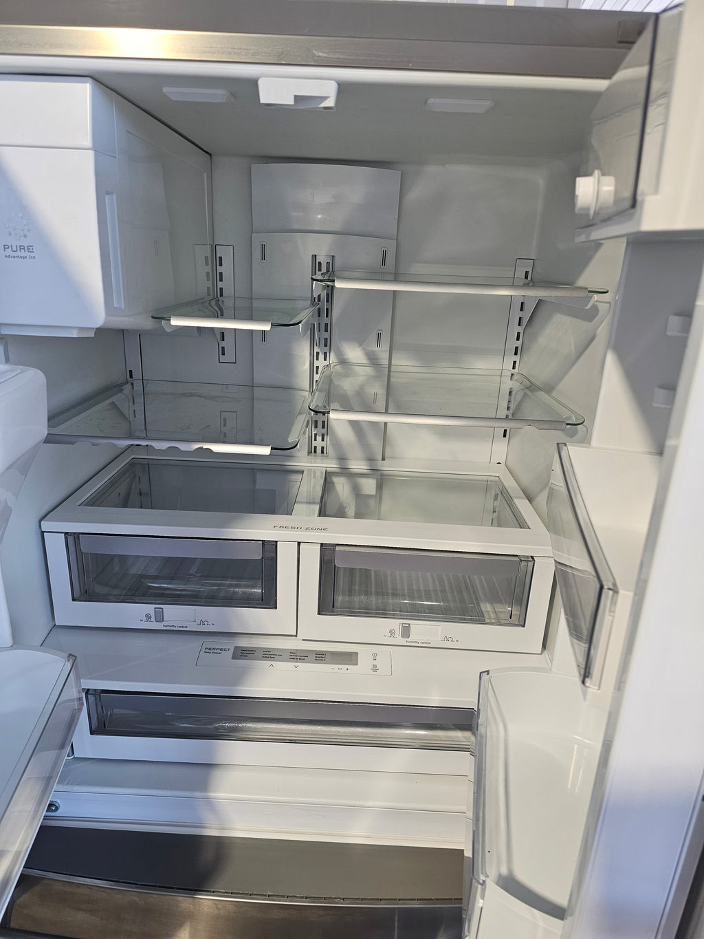 Réfrigérateur 3 portes marque Electrolux 36×69 avec eaux et glaçon