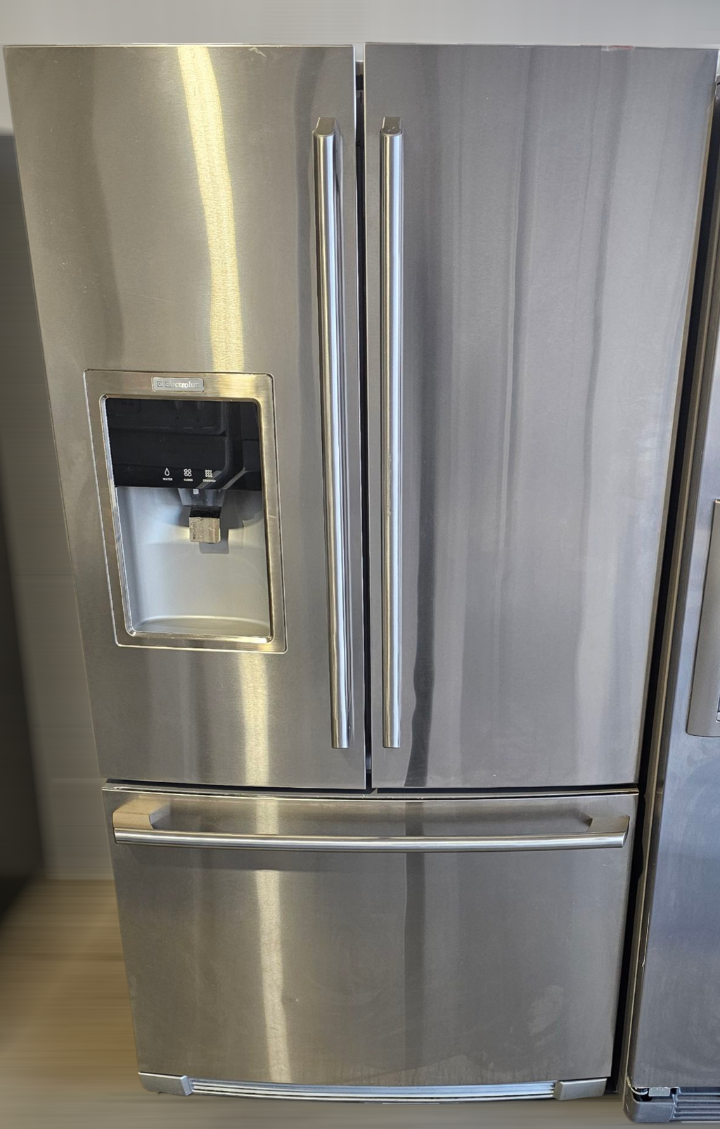 Réfrigérateur 3 portes marque Electrolux 36×69 avec eaux et glaçon