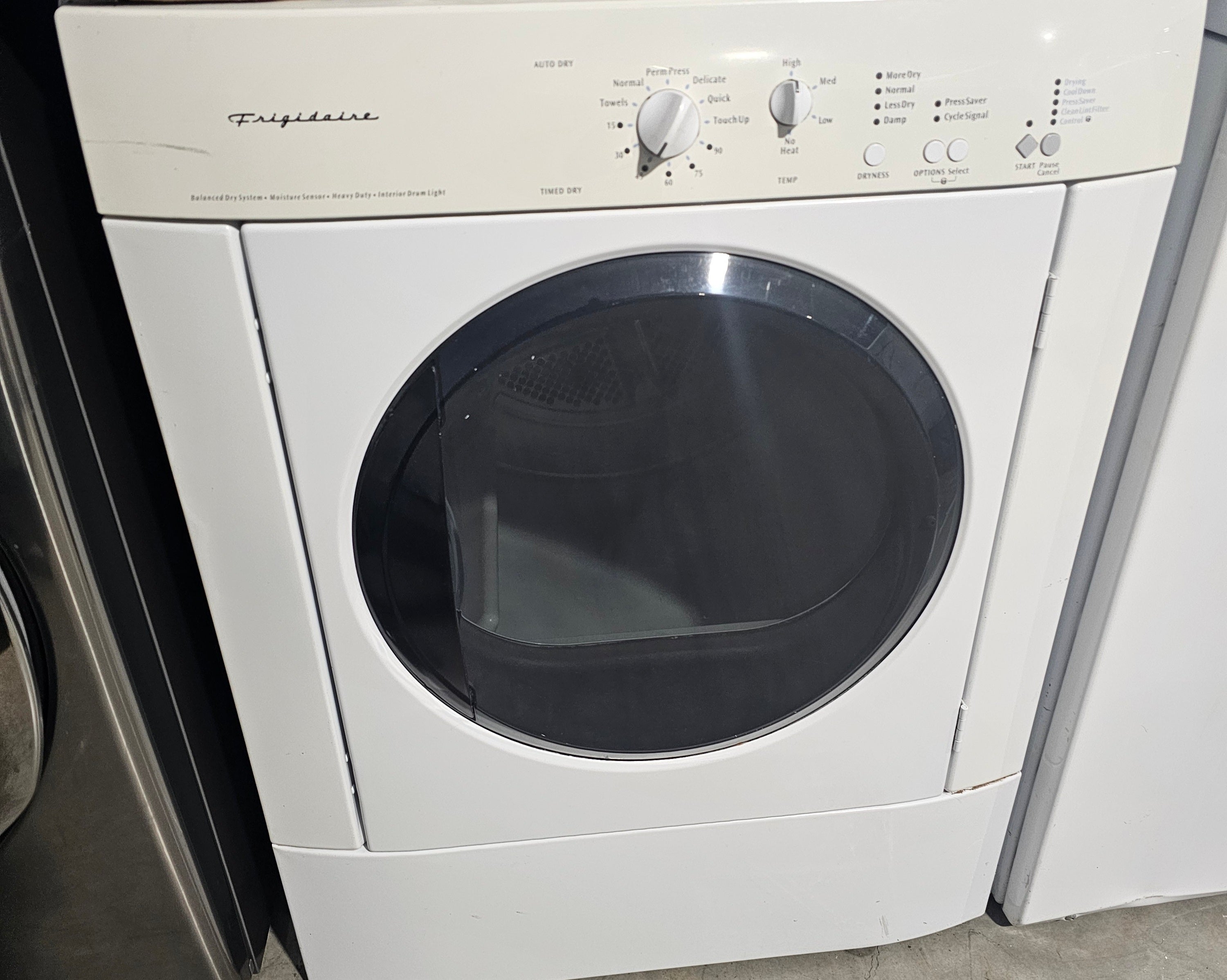 Sécheuse marque frigidaire