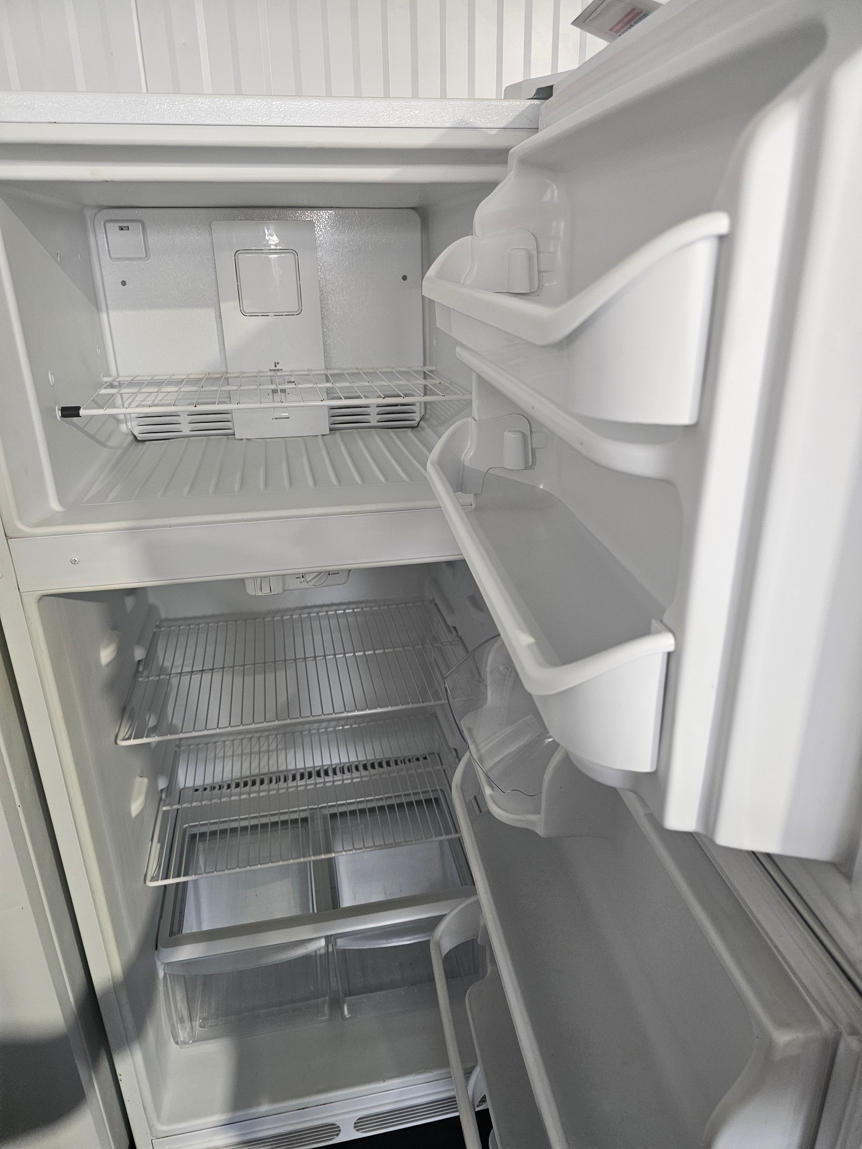 Réfrigérateur de marque kenmore  28"