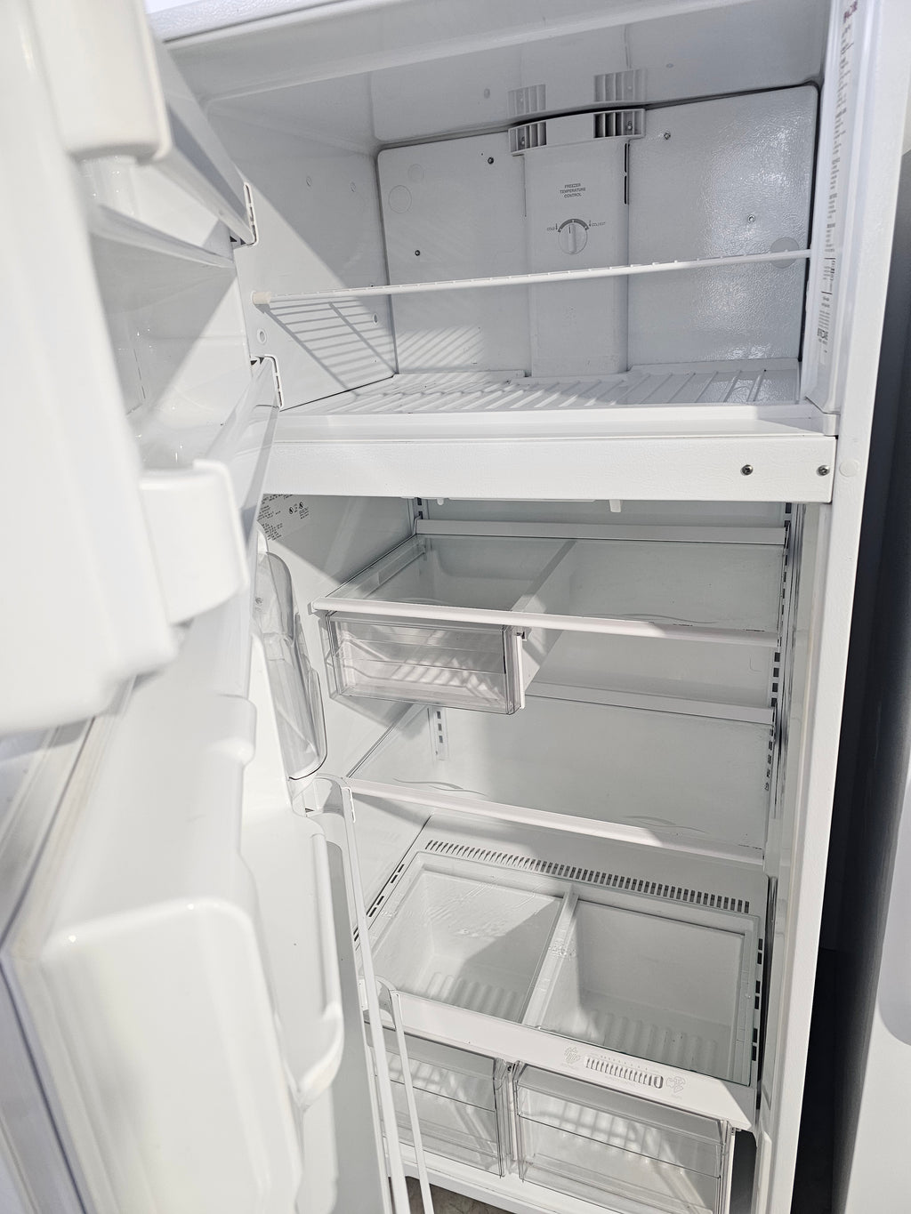 Réfrigérateur marque frigidaire 30×65